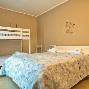 Vanda Luxury House Near Gardaland And Garda דירה